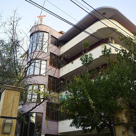 Hotel Deja Tiranë Luaran gambar