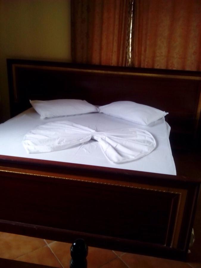 Hotel Deja Tiranë Luaran gambar